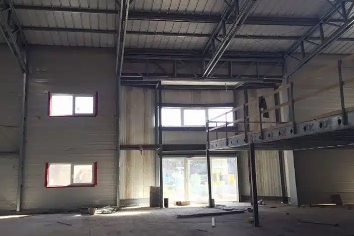Iby Motors Industrial Buildings Showroom Garage Atelier Interior Frisomat 4