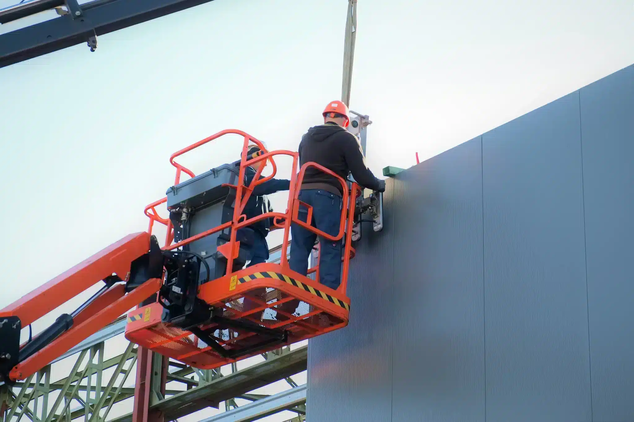 Frisomat industriele dakrenovatie gevelrenovatie asbestrenovatie bedrijfsgebouwen 12 scaled