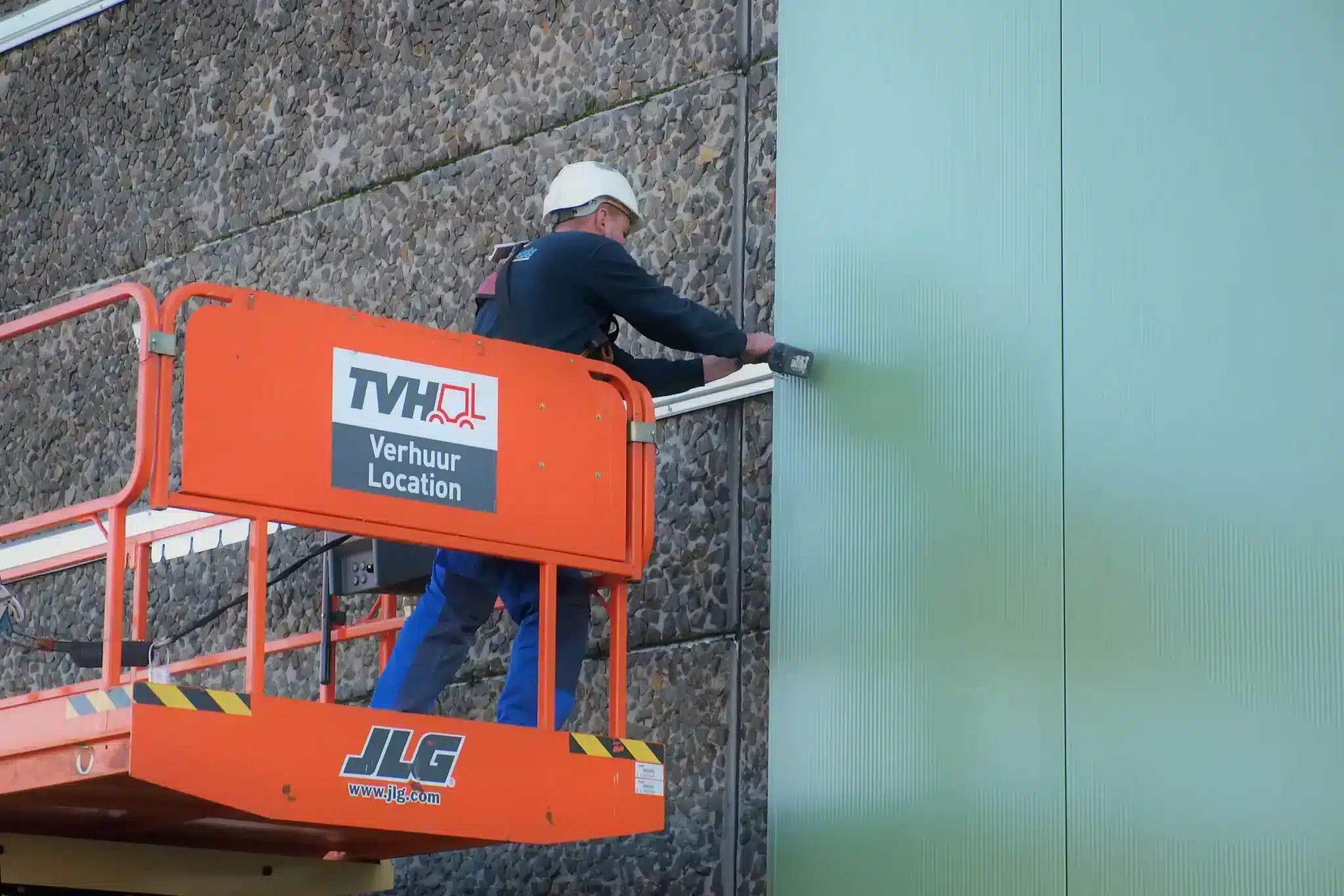 Frisomat industriele dakrenovatie gevelrenovatie asbestrenovatie bedrijfsgebouwen 19 scaled