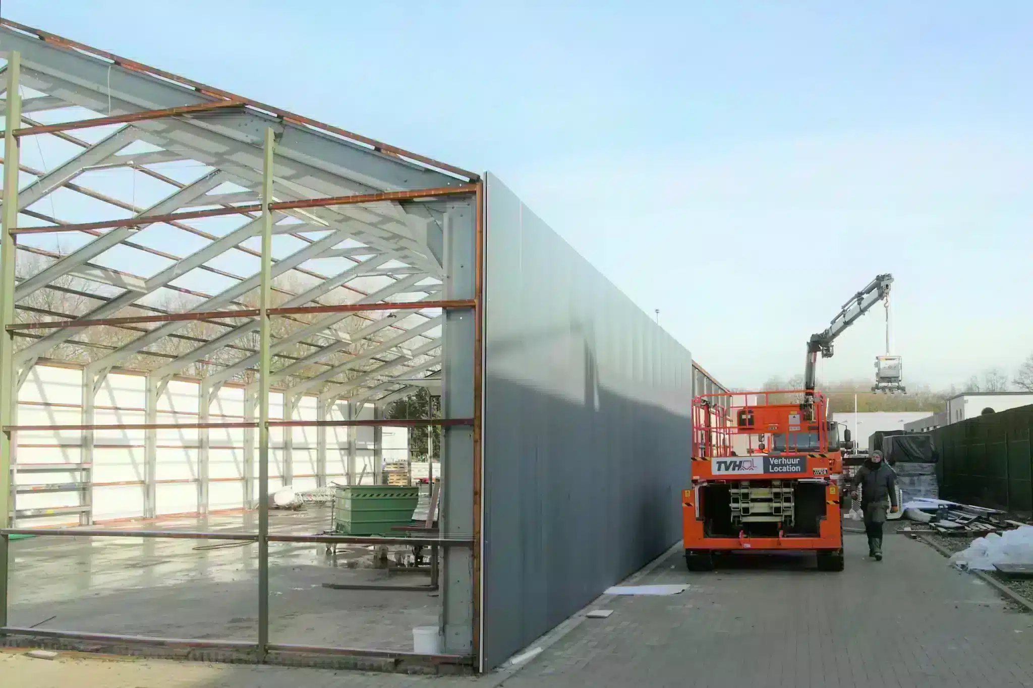 Frisomat industriele dakrenovatie gevelrenovatie asbestrenovatie bedrijfsgebouwen 6 scaled