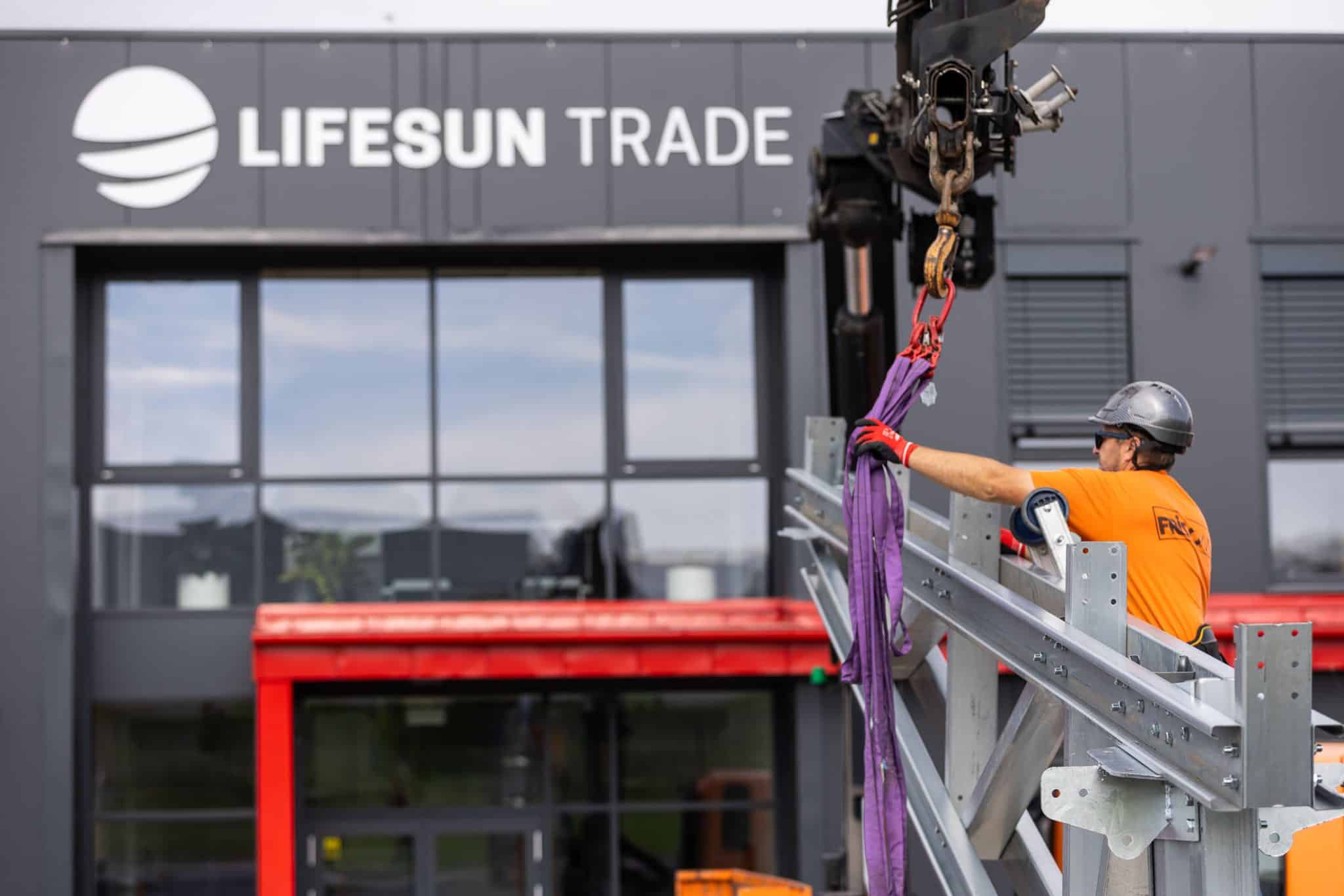Lifesun Trade tartószerkezet napelem telepítéséhez.
