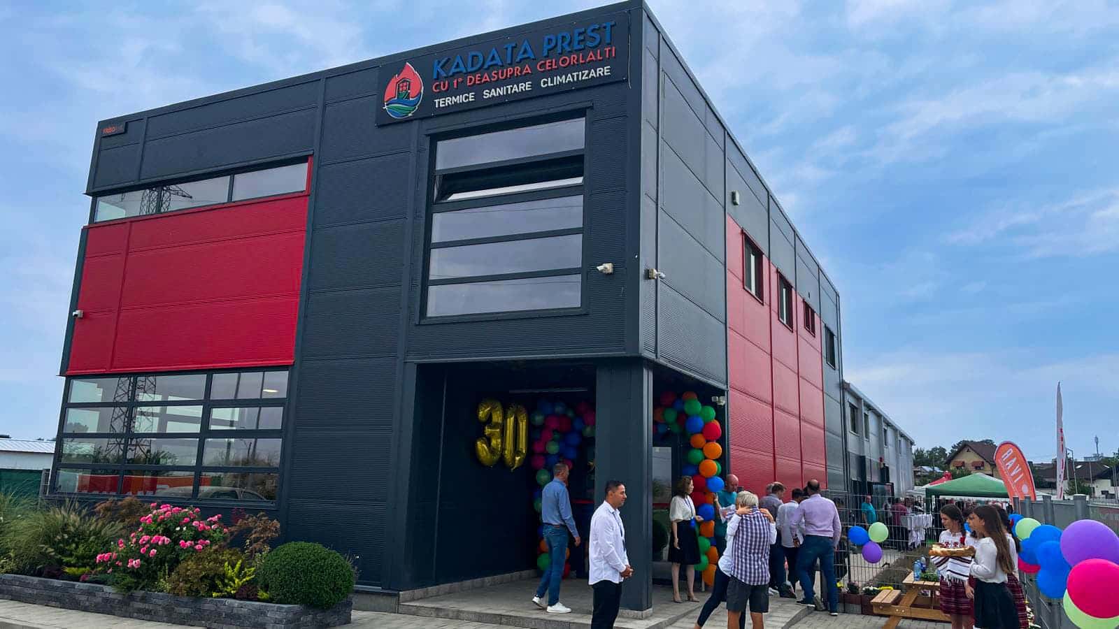 kadata Roman showroom depozit 590 mp 2