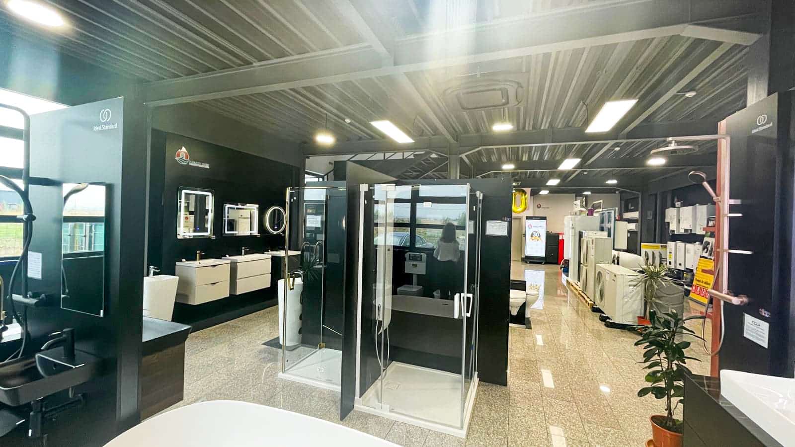 kadata Roman showroom depozit 590 mp 4