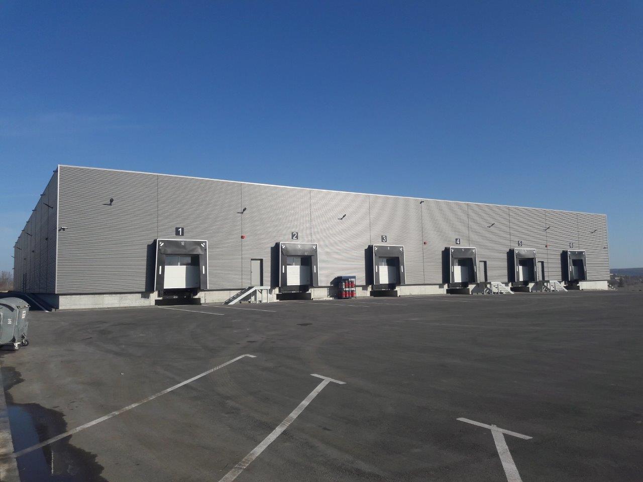 Photo de l'extérieur d'ne plateforme logistique construite en France